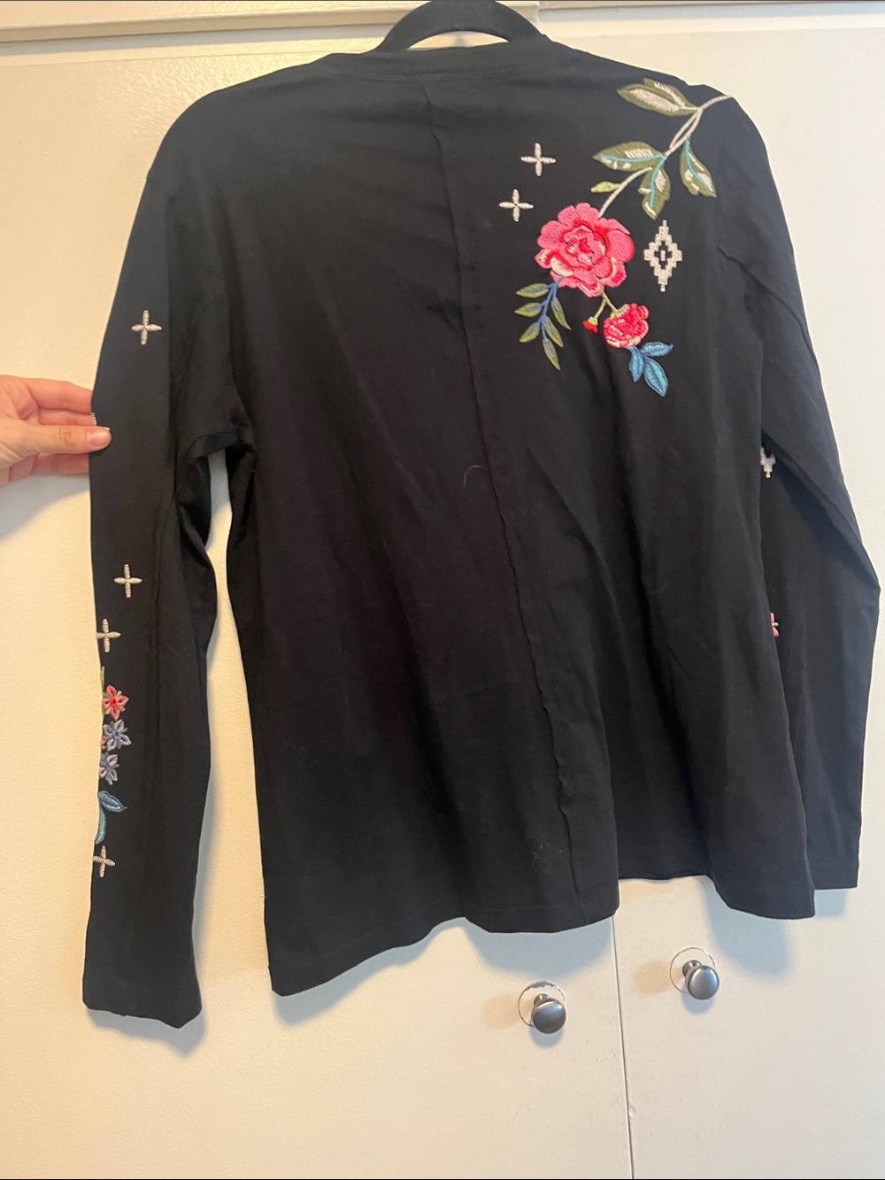 Johnny Was Black Floral Embroidered Long-Sleeve Henley Top GREAT CONDITION XS - Picture 3 of 9